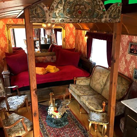 Historischer Zirkuswagen Mit Terrasse Und Blick Ins Gruene Witzenhausen Ngoại thất bức ảnh