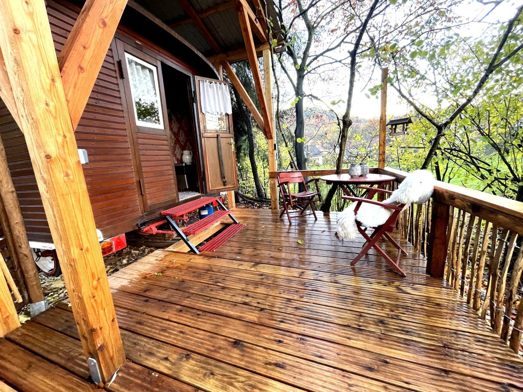 Historischer Zirkuswagen Mit Terrasse Und Blick Ins Gruene Witzenhausen Ngoại thất bức ảnh