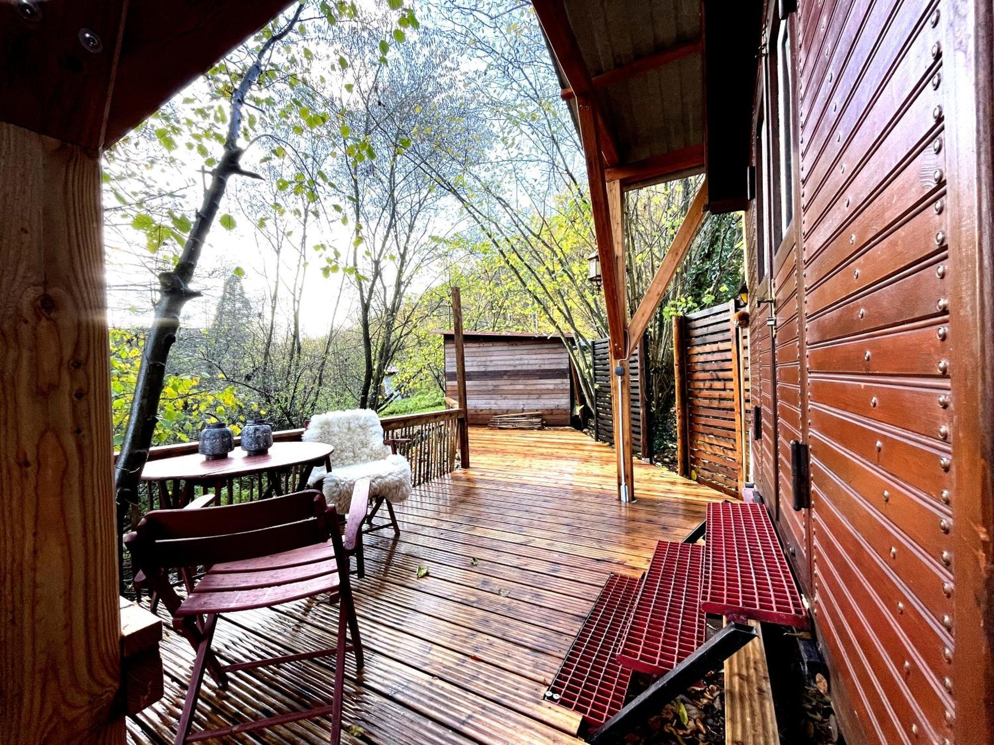 Historischer Zirkuswagen Mit Terrasse Und Blick Ins Gruene Witzenhausen Ngoại thất bức ảnh