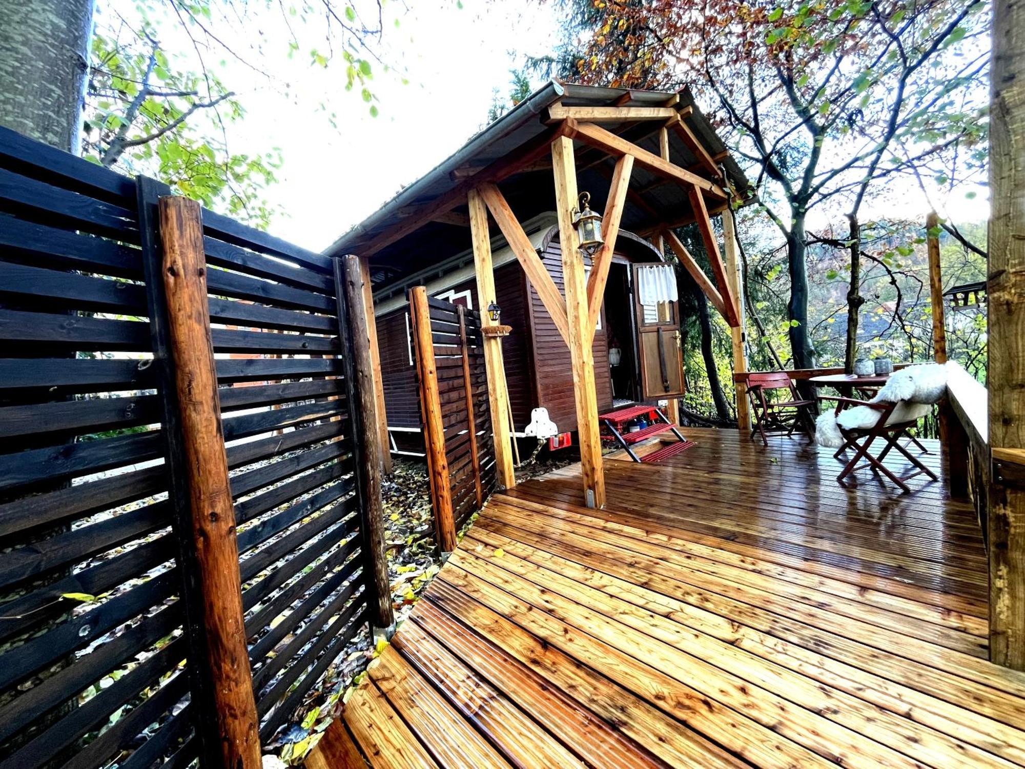 Historischer Zirkuswagen Mit Terrasse Und Blick Ins Gruene Witzenhausen Ngoại thất bức ảnh